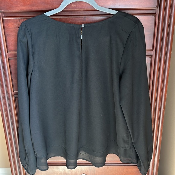 Abercrombie & Fitch Black Crepe Blouse Medium NWOT - Picture 2 of 8